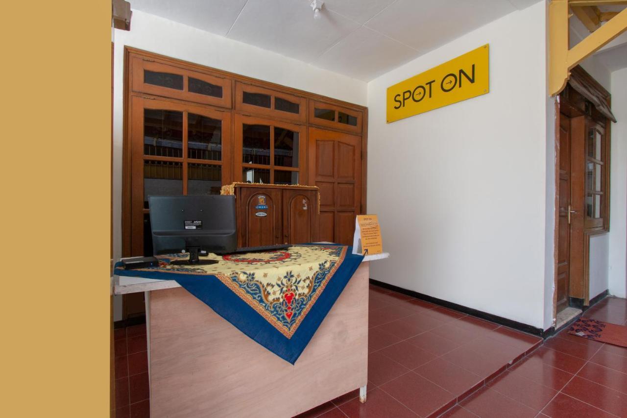 Spot On 3218 Bee Palm Family Syariah Malang